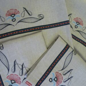 Broderade linnelakan lysningspresent